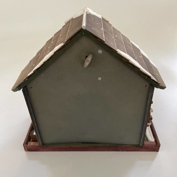 Wooden San Francisco Music Box Company House Plays Santa Claus is Coming to Town - Picture 4 of 11